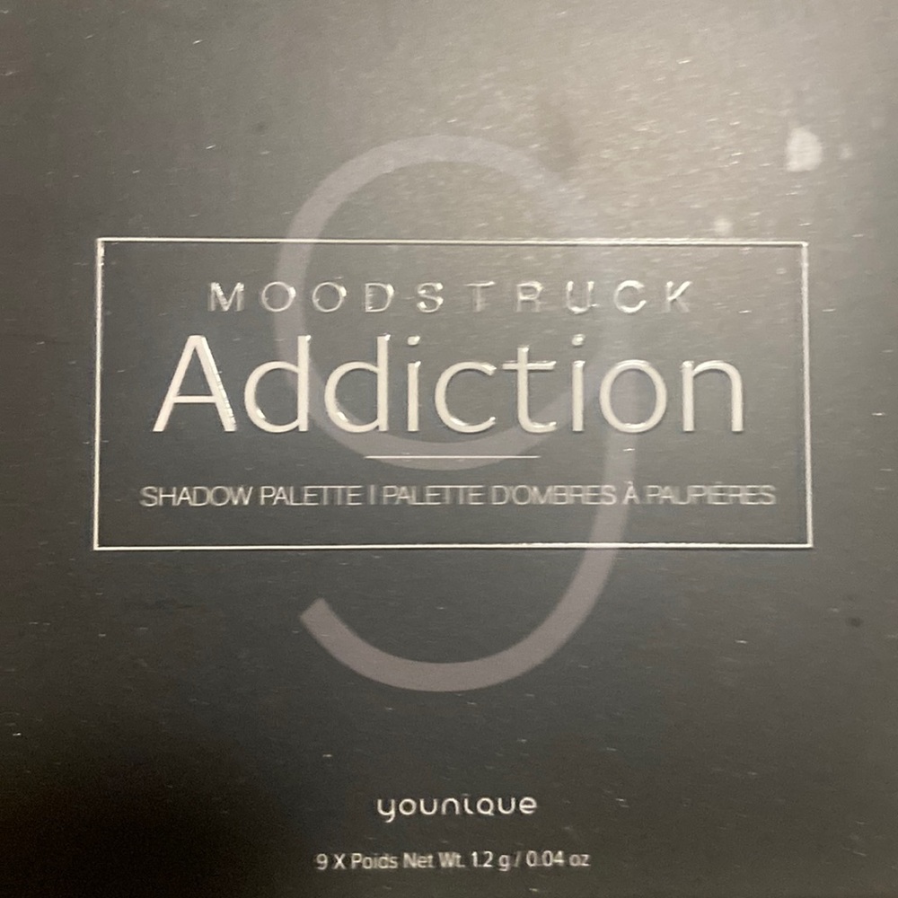 Younique Moodstruck Addiction Pallet 9